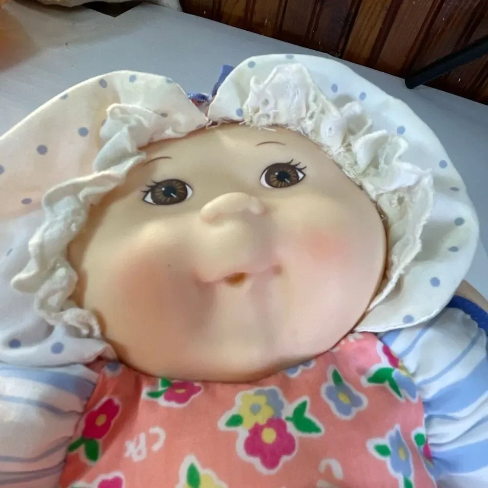 Vintage Cabbage Patch Kids 1995 stuffed rattle doll.